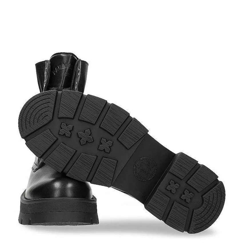 clementine_3-2.webp Clementine^Panama Jack Best